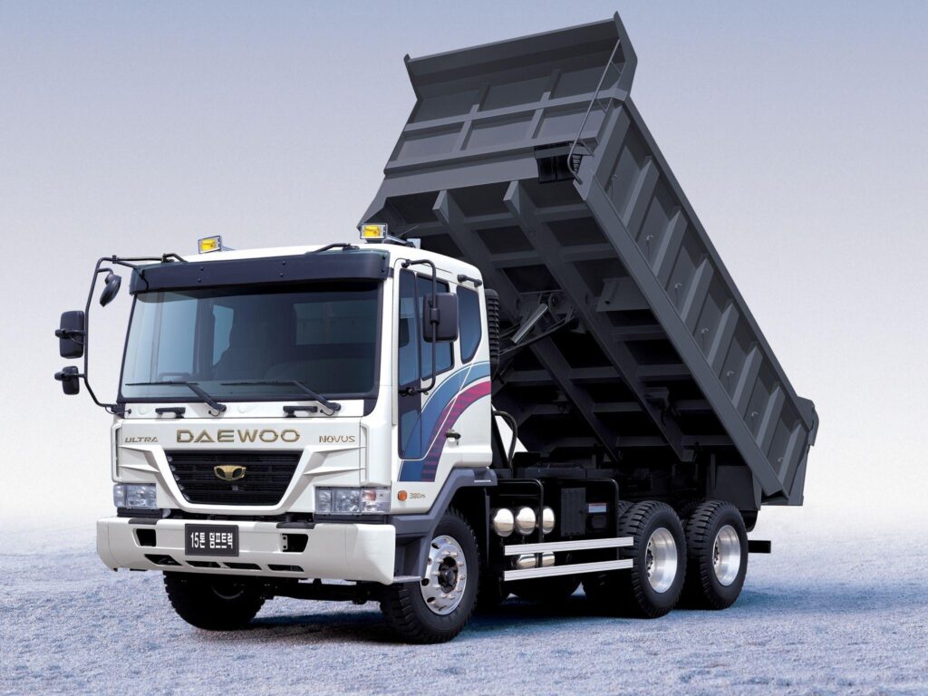 2004 Daewoo Novus 6x4 Dump Truck 001